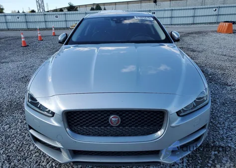 2018 Jaguar Xe Premium из США, поврежденный, VIN SAJAD4FX7JCP34432